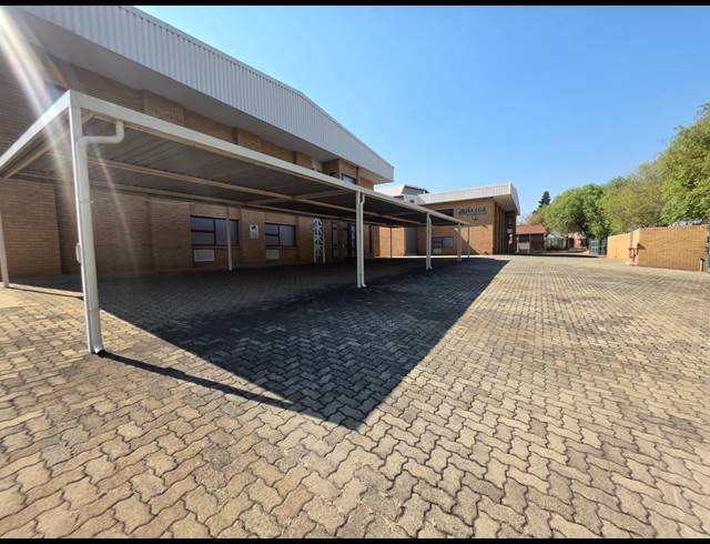 949M² WAREHOUSE TO LET IN CROWN